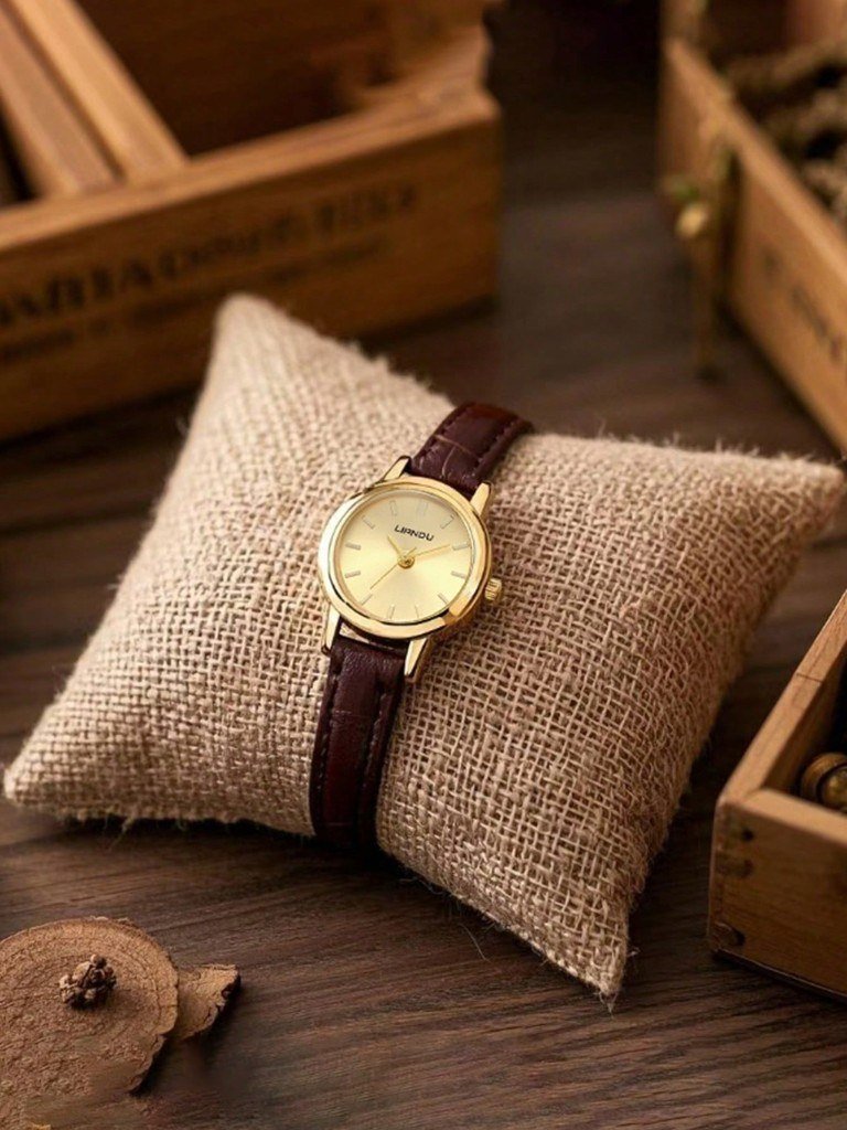 Relógio feminino caixa pequena pulseira couro